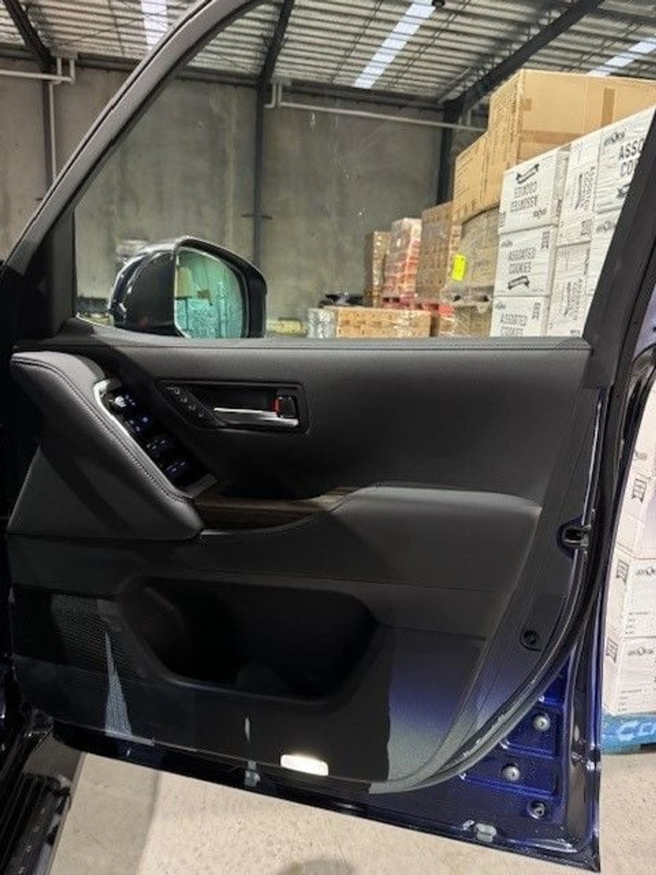 تويوتا لاند كروزر SAHARA DIESEL AUTO 15KM NEW FULL OPTIONS RIGHT-HAND-DRIVE