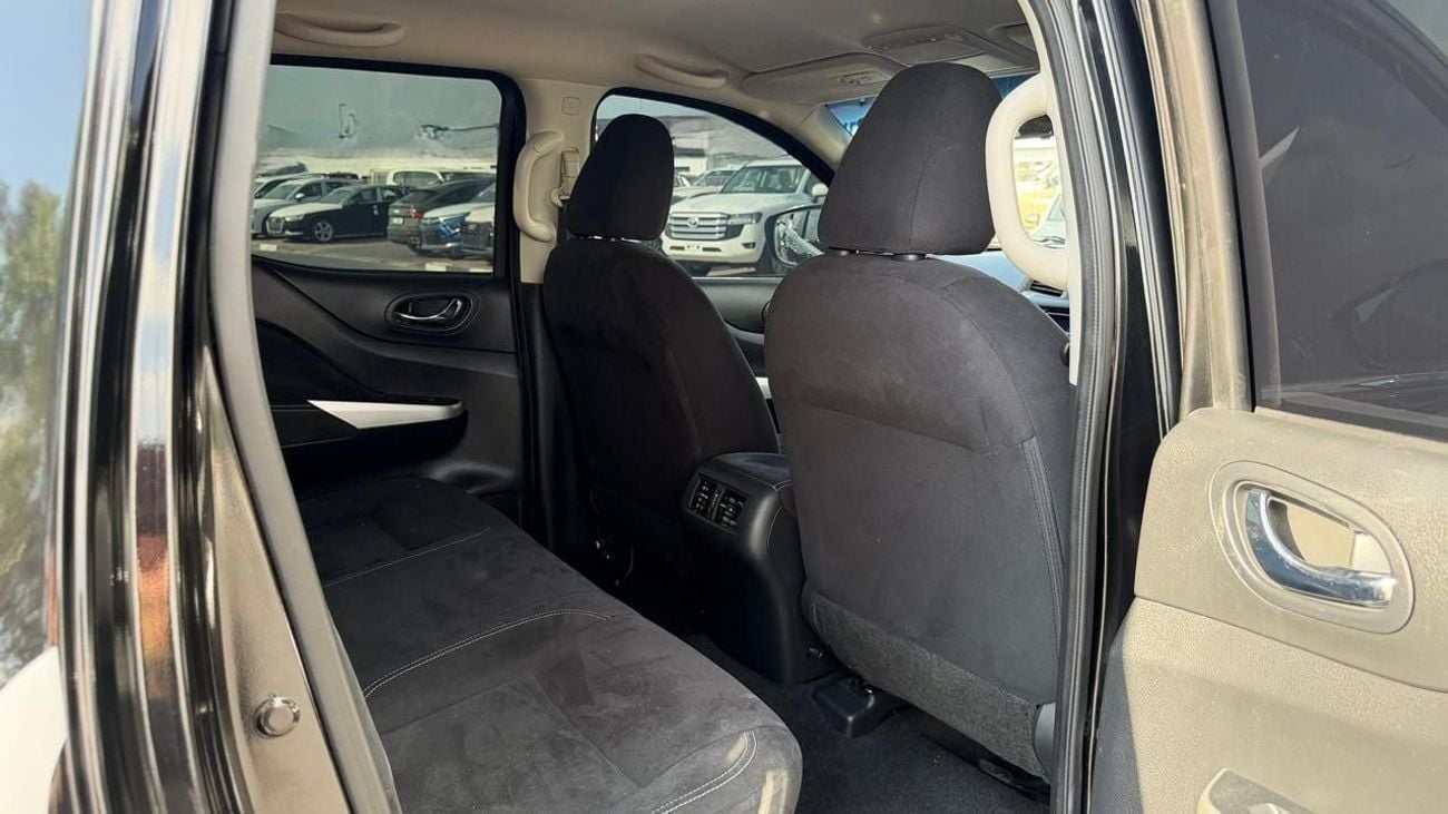 نيسان نافارا -