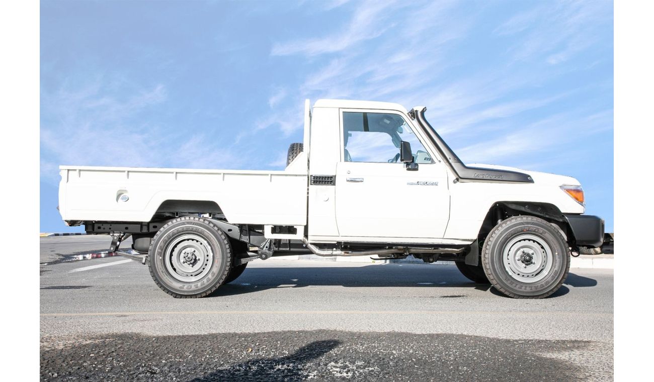 Toyota Land Cruiser Pick Up LAND CRUISER HZJ79 4.2L SC BASIC MANUAL TRANSMISSION*EXPORT ONLY*
