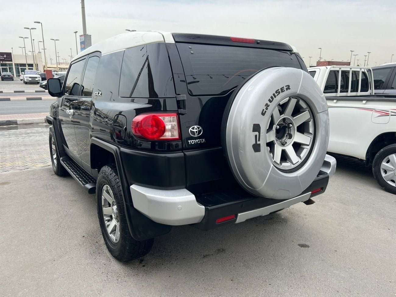 Toyota FJ Cruiser TOYOTA FJ CRUISERE 2017 Std 4.0L (270 HP)/V6