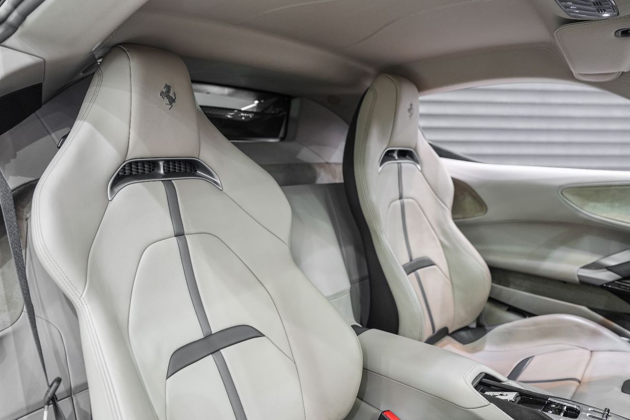 فيراري SF90 ستراديل JBL Audio, Very Low KM, Dealer Warranty + Service!!