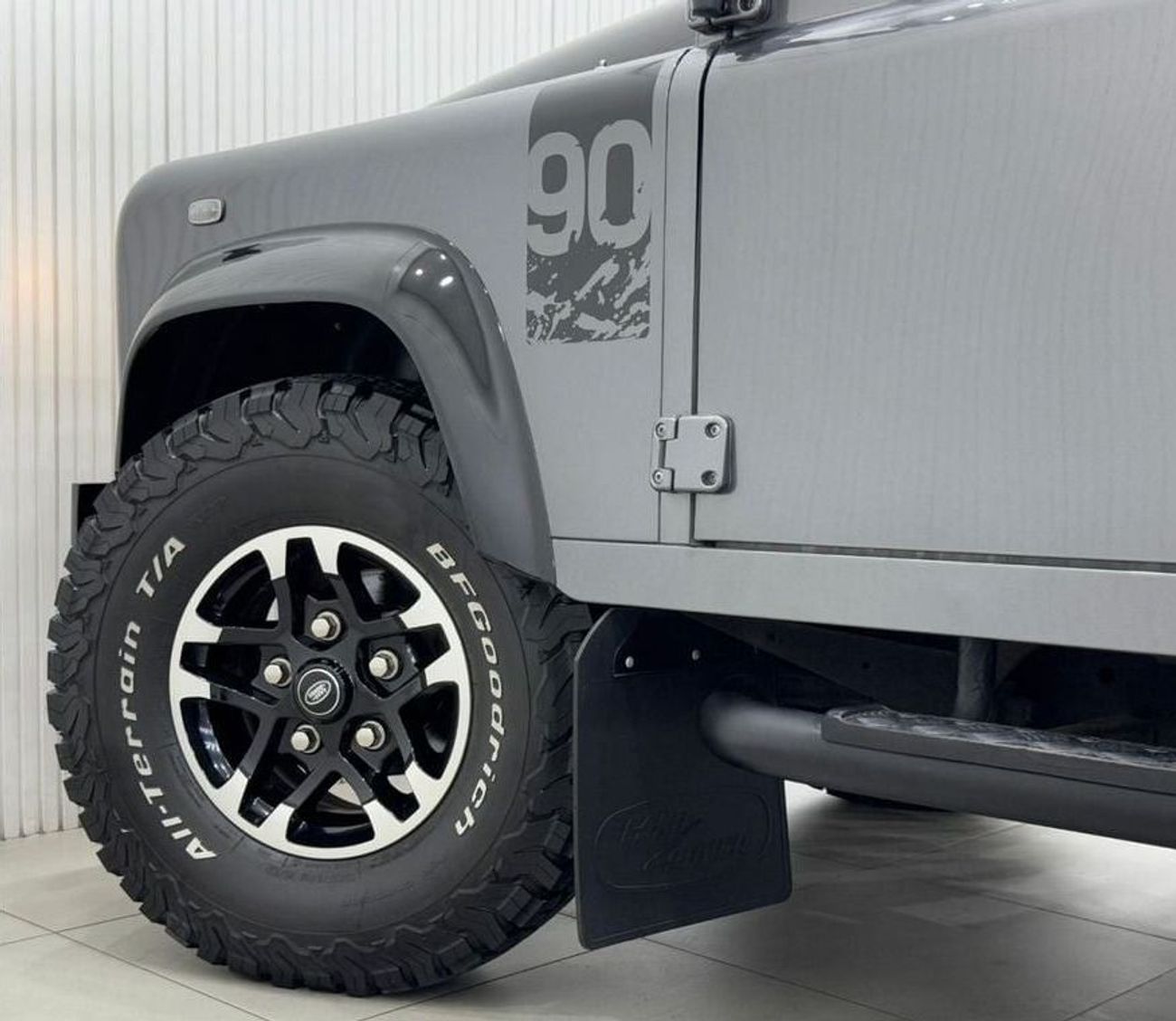 Land Rover Defender 2016 Land Rover Defender 90 Adventure Edition, Full Land Rover Service History, 1 of 600, GCC