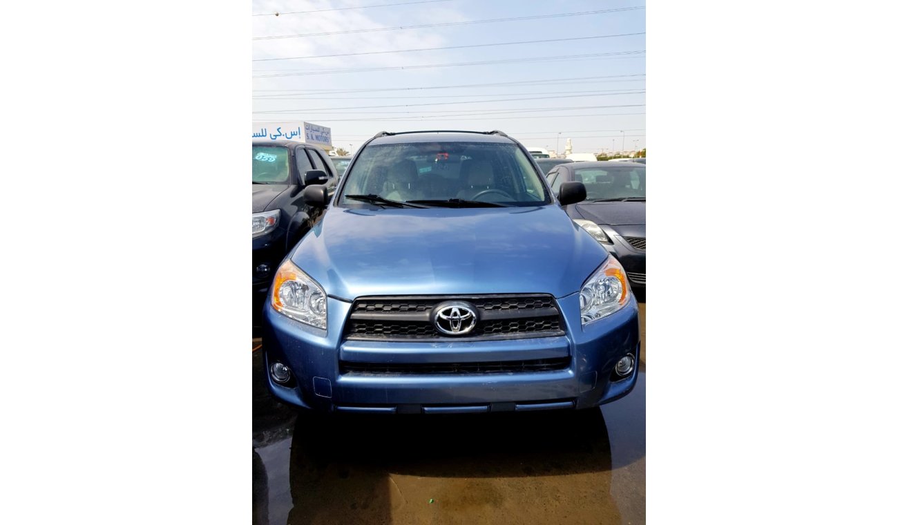 Toyota RAV4 LE ( CLEAN CAR AND LOW MILEAGE )