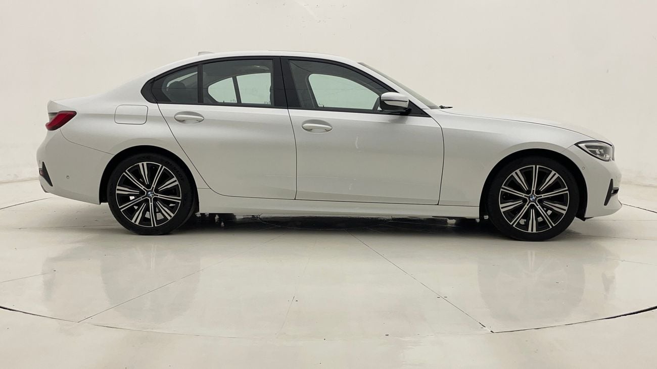 BMW 320i EXCLUSIVE 2 | Zero Down Payment | Home Test Drive