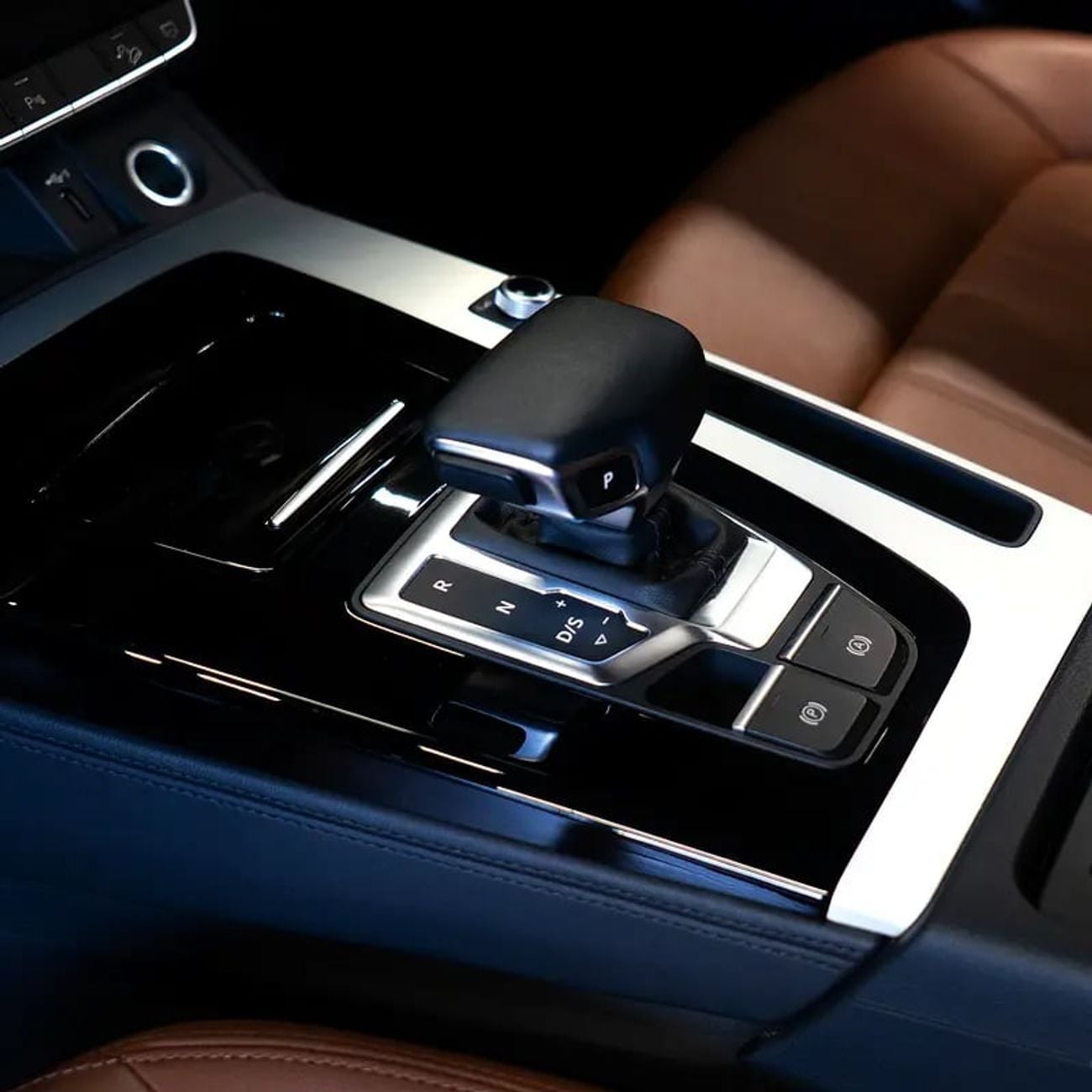 Audi Q5 45 TFSI ADVANCED 2.0L AED 2,874  pm • 0% Downpayment • Audi Q5 45Tfsi • Agency Warranty And Ser