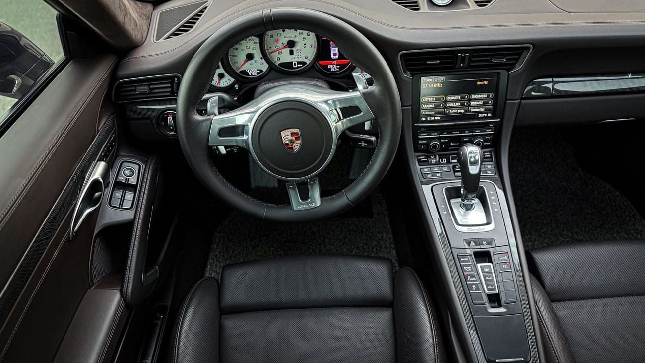 بورش 911 Turbo S 3.8L (560 HP) Coupe