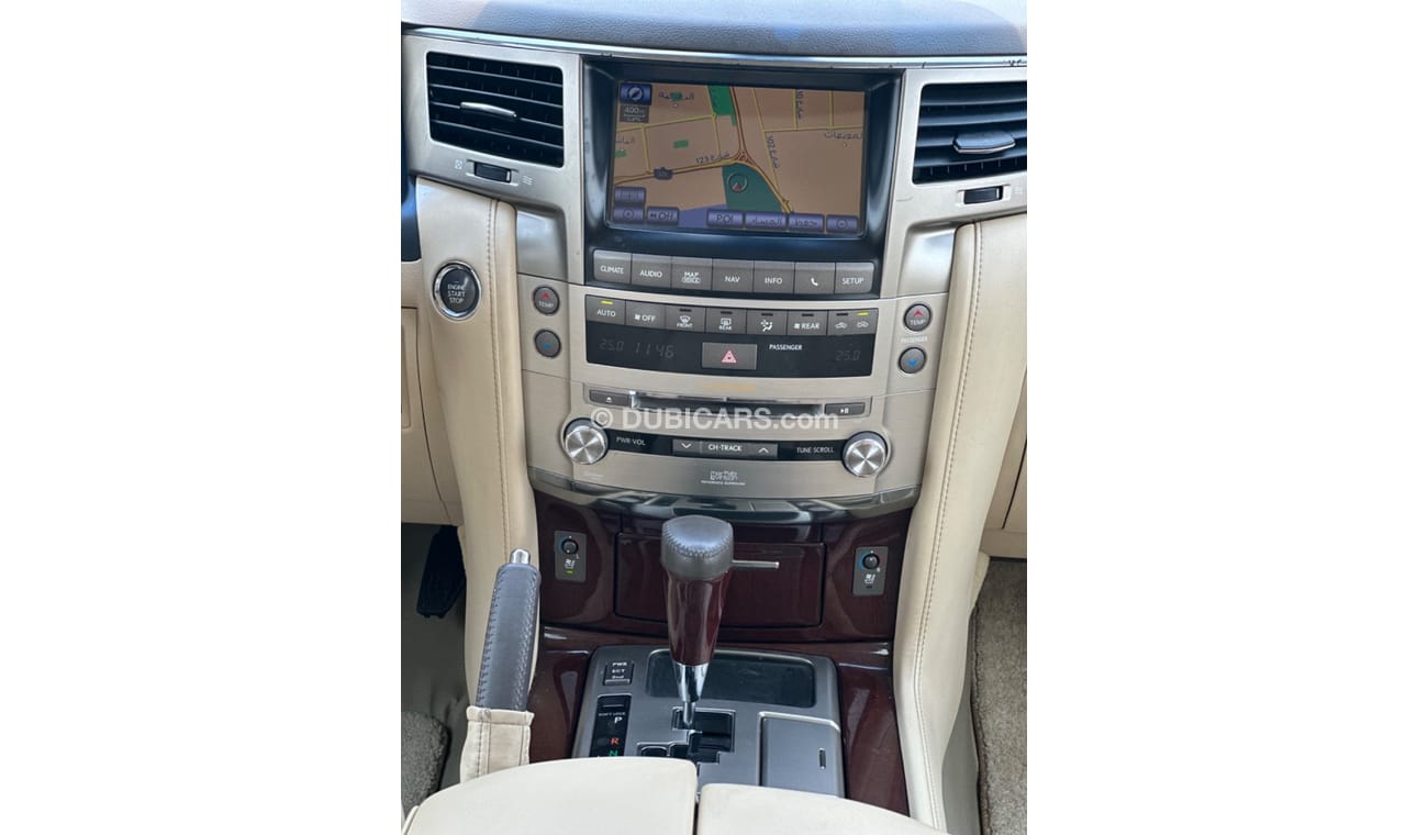 Lexus LX 570 Platinum MODEL 2014 GCC CAR PERFECT CONDITION INSIDE AND OUTSIDE FULL ORIGINAL PAINT ONE OWNER 2 key