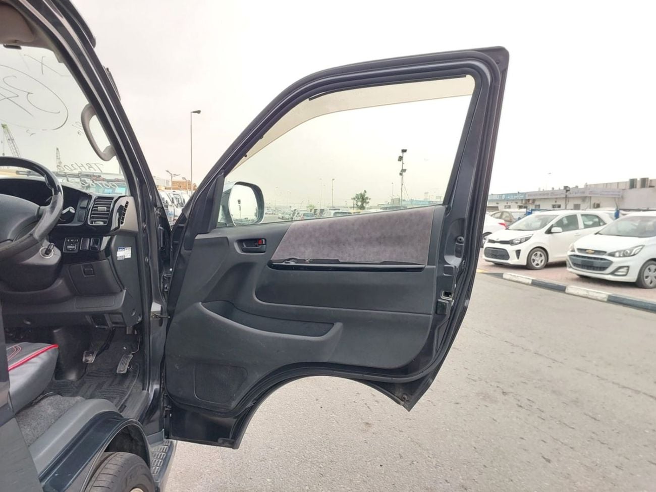 Toyota Hiace TOYOTA HIACE VAN RHD 2005 MODEL 2.0 L PETROL AUTOMATIC(PM16078)