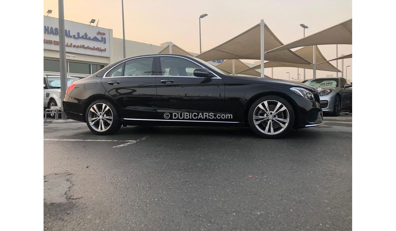 Mercedes-Benz C 300 Mercedes benz C300 model 2016 car prefect condition full option low mileage