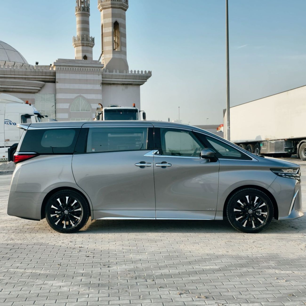 Toyota Alphard 2024 Model Alphard 2.5L Hybrid E-Four 7 Seater