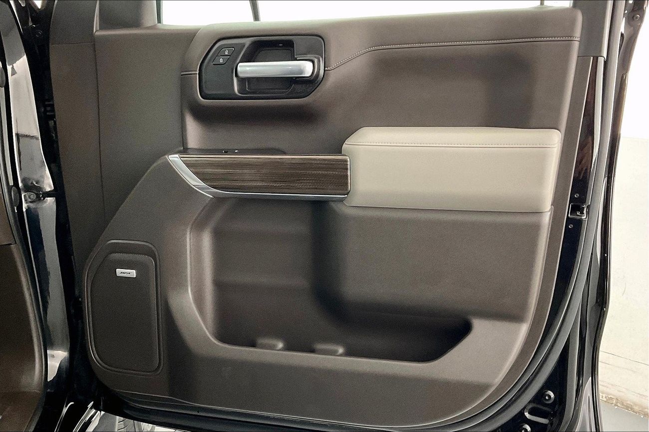 Chevrolet Silverado LT Z71 Trail Boss - Crew Cab| 1 year free warranty | Flood Free