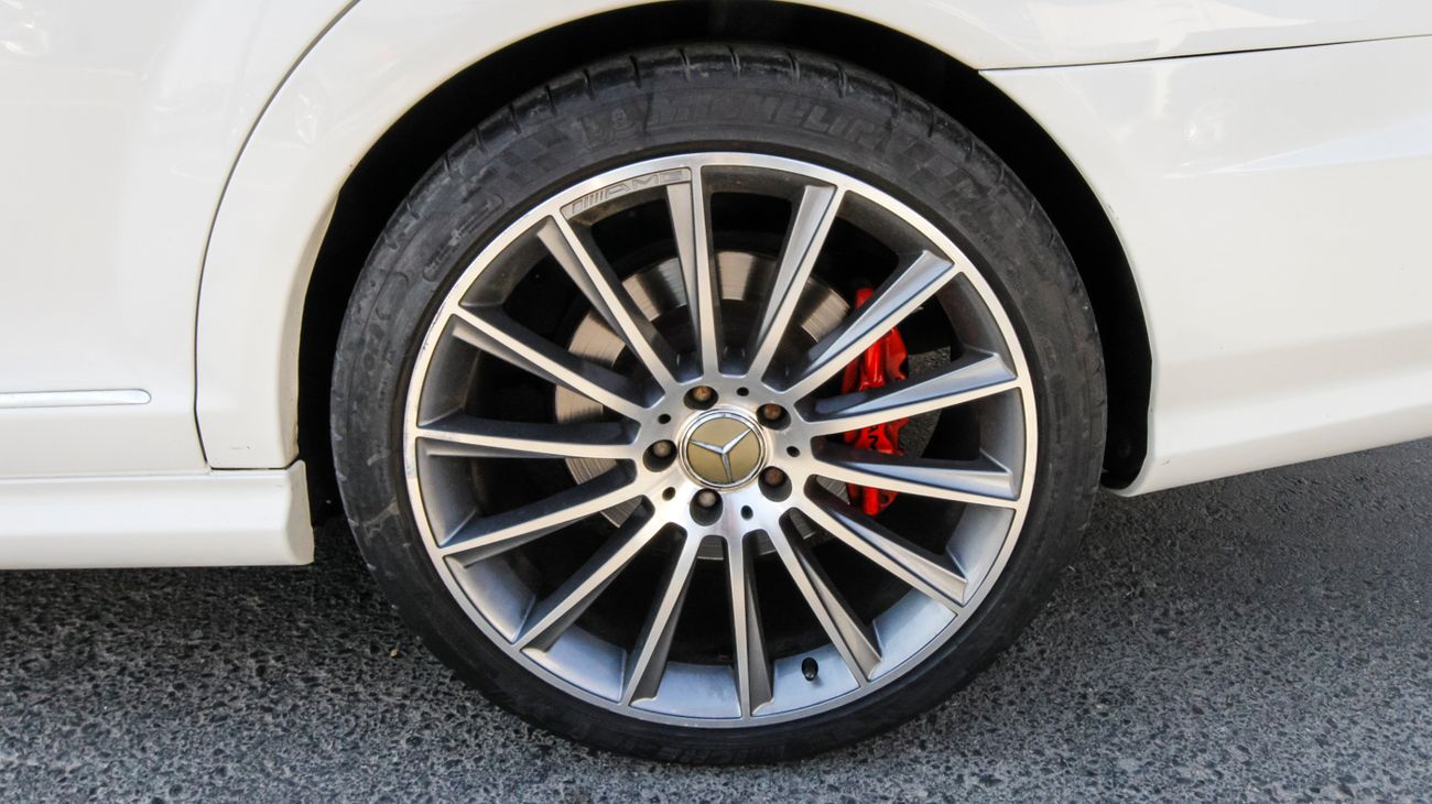 Mercedes-Benz S 600 S65 Badge