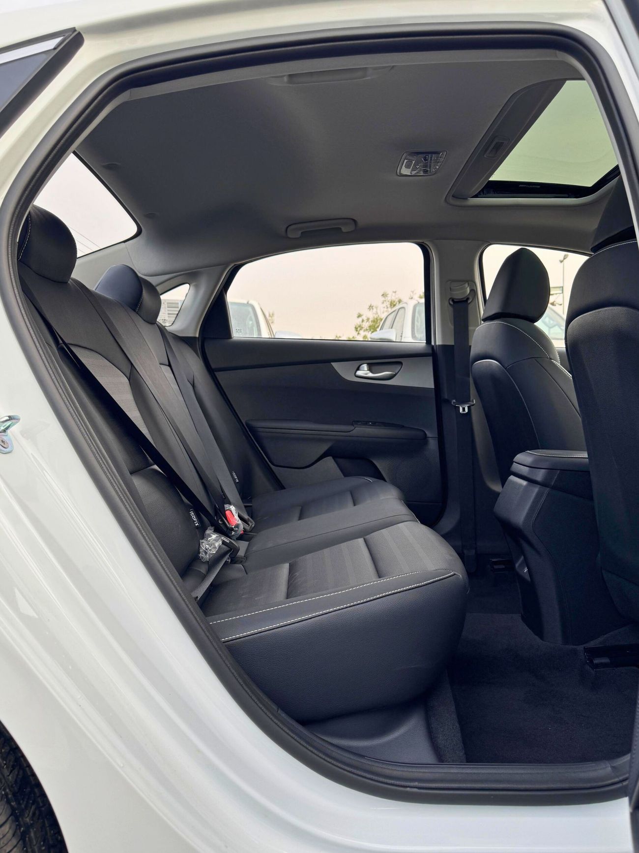 كيا K3 1.5L COMFORT / SUNROOF/ DVD CAMERA / LEATHER SEATS/ CODE# 69053