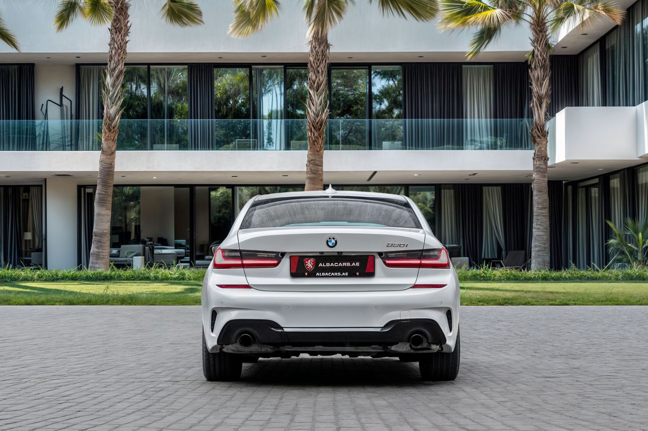 BMW 330i 330i MSport Saloon | 2,742 P.M | 0% Downpayment | Perfect Condition!