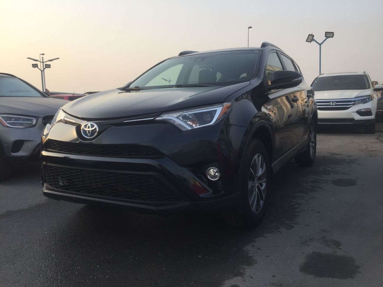 Toyota RAV4 TOYOTA RAV4 HYBRID  4X4 XLE