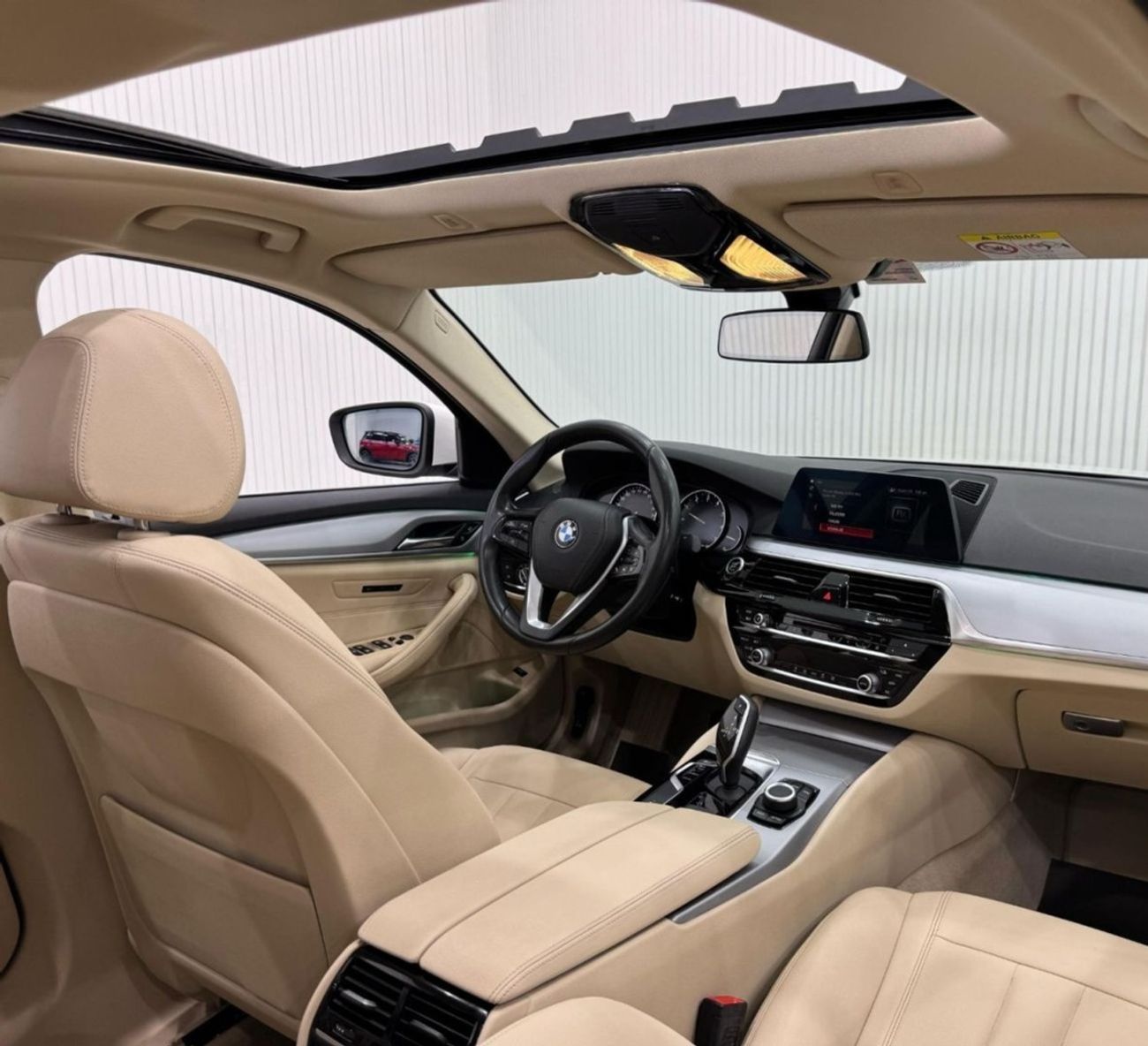 بي أم دبليو 520i Std 2.0L 2020 BMW 520i Executive, 2025 BMW Warranty + Service Pack, Excellent Condition, GCC