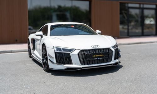 Audi R8 V10 PLUS GCC Specs | Very Clean And Low Mileage | Carbon Package
