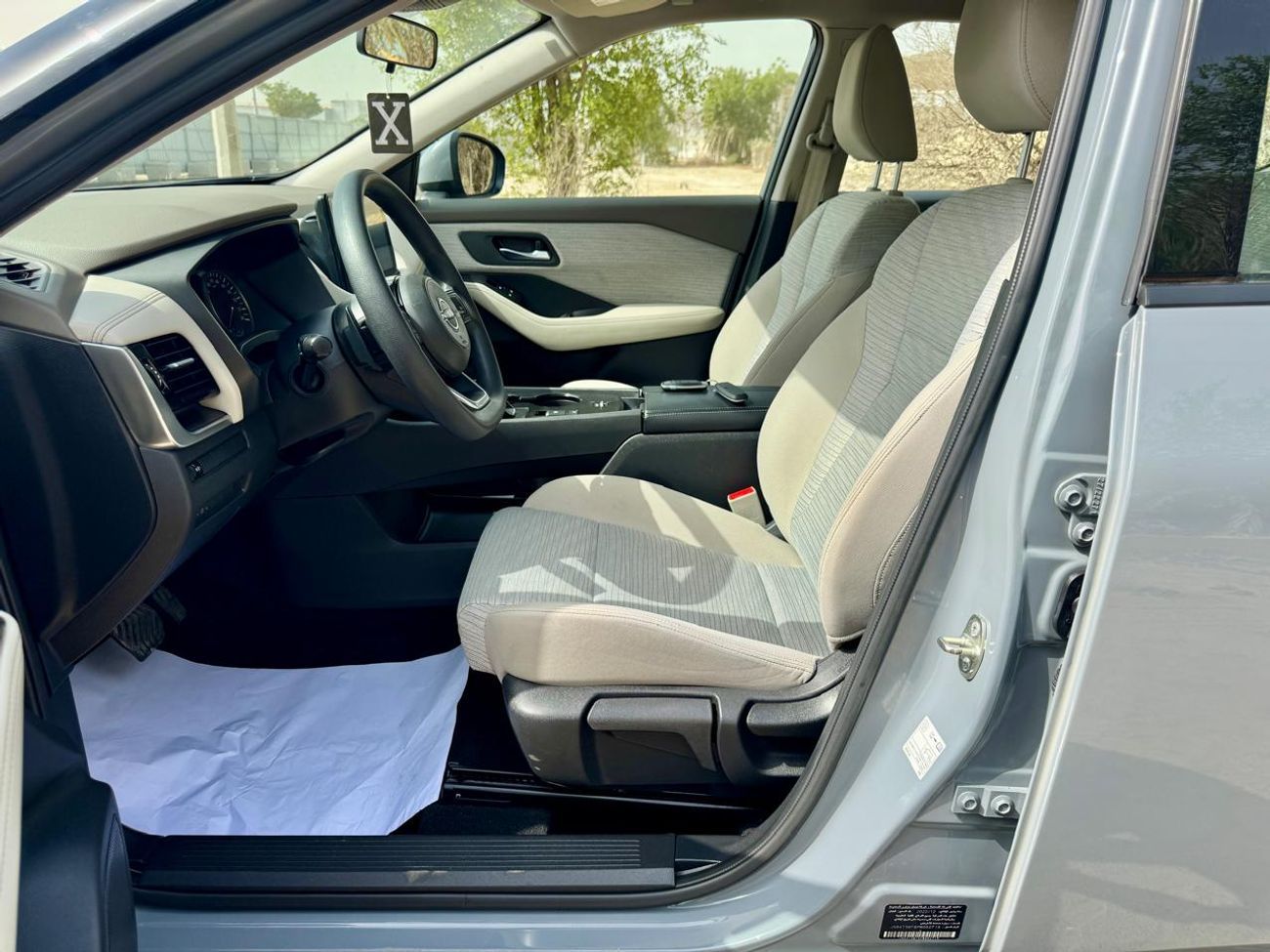 Nissan XTrail S 2.5L (169 HP) FWD (5 Seater) 2023 2.5L GCC (1240/-MONTHLY)