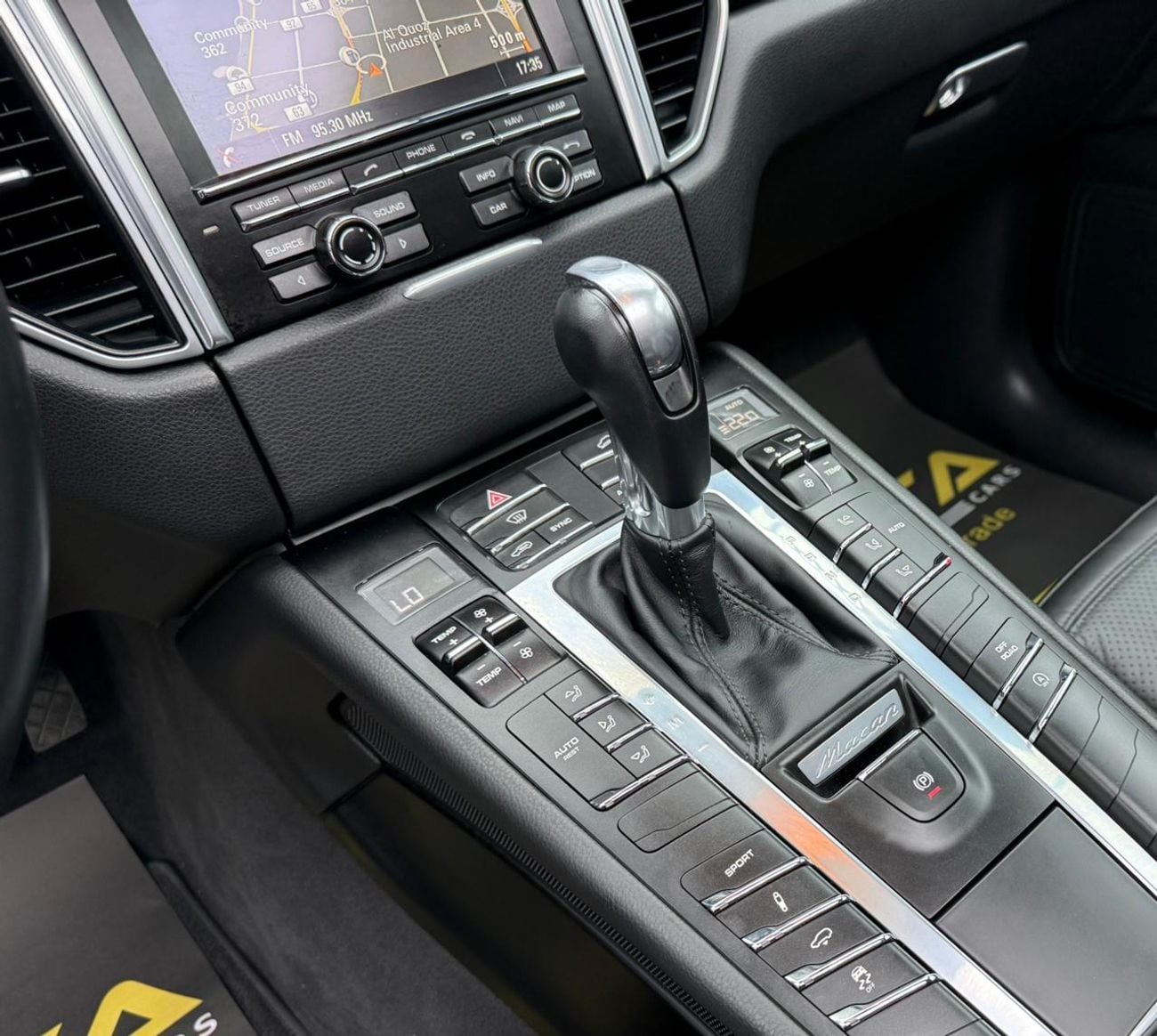 Porsche Macan S 3.0L (340 HP) 2015 Porsche Macan S, Full Porsche Service History, Fully Loaded, Excellent Conditio