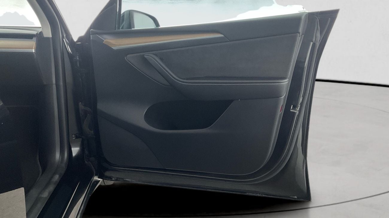 Tesla Model Y Long Range (Dual Motor) | upto AED 20,000 Ramadan Discount | Guaranteed Warranty | 0 Down Payment