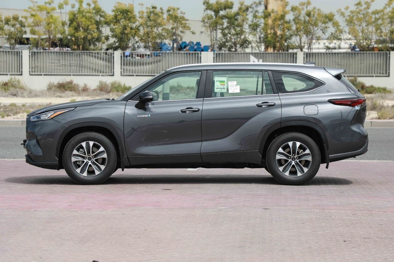 Toyota Highlander 2024 TOYOTA HIGHLANDER XLE 2.5 - Hybrid - GREY METTALIC inside GREY | Export Only