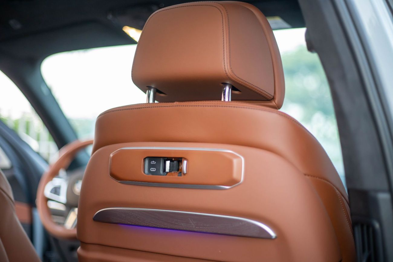 بي أم دبليو X7 xDriveM60i (6 Seats)