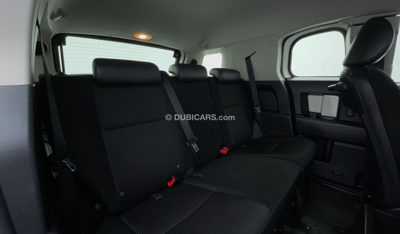 Toyota FJ Cruiser GXR 4 | Zero Down Payment | Free Home Test Drive