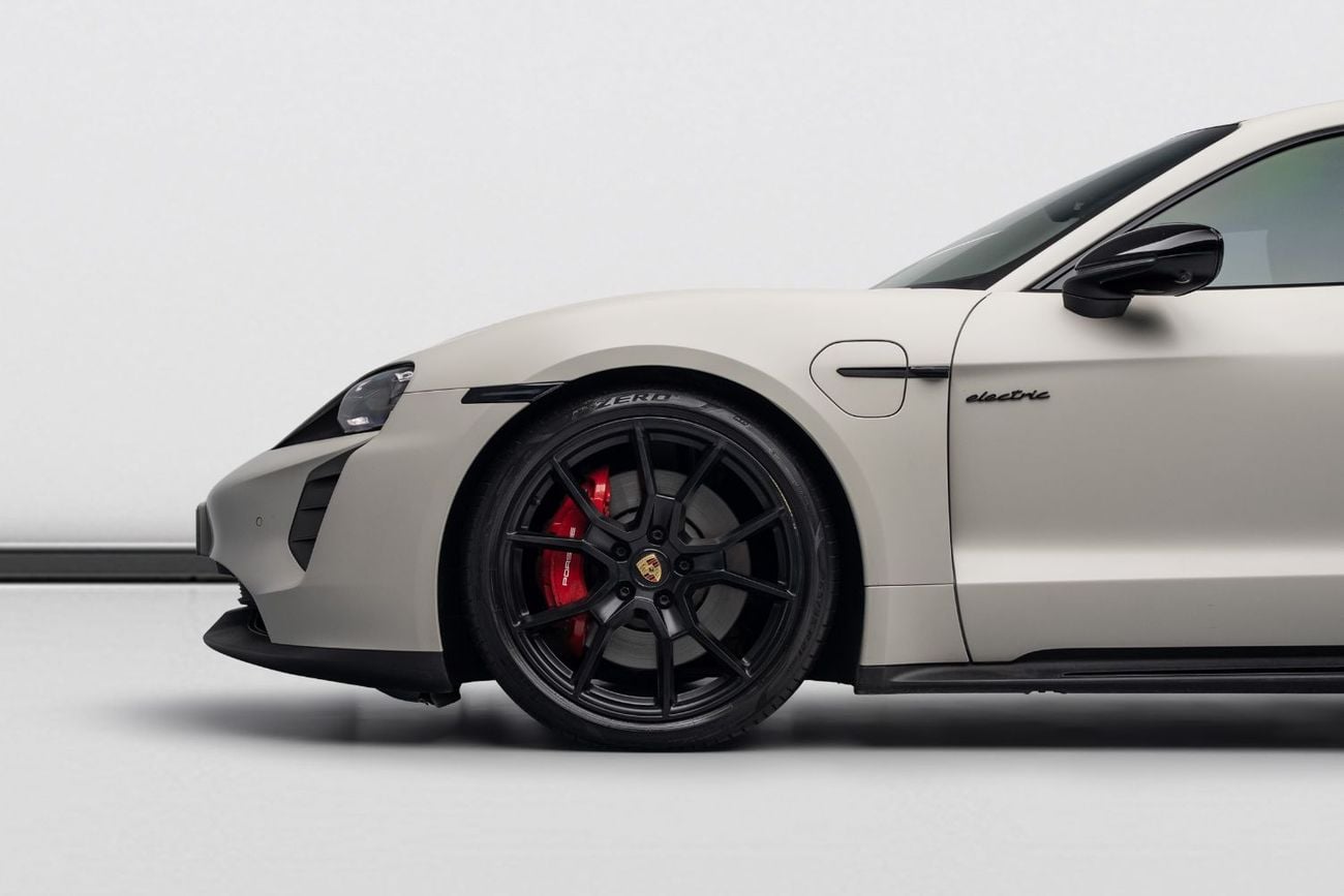 Porsche Taycan GTS