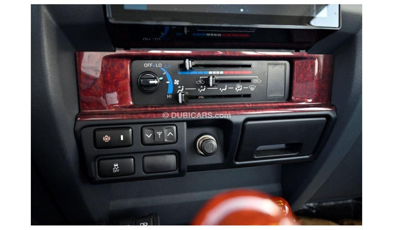 Toyota Land Cruiser Pick Up 79 Double Cab Limited