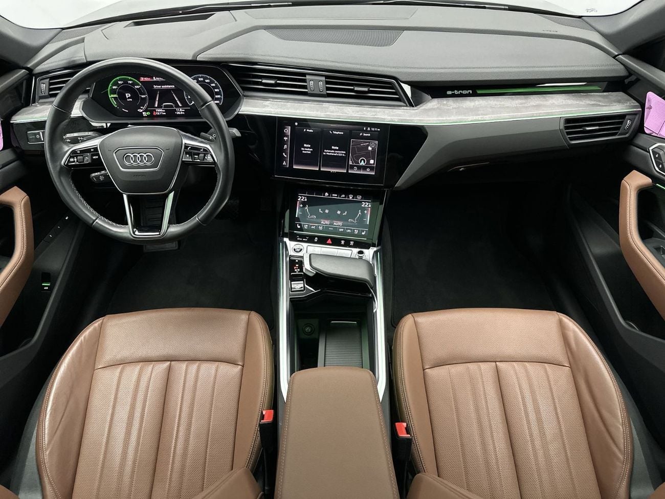 أودي Q8 إي ترون 55 quattro S Line Sportback 408hp Progress (Ref# 017547)