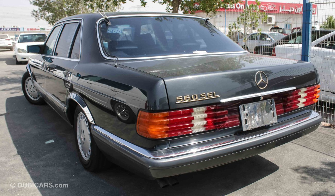 مرسيدس بنز 560 SEL