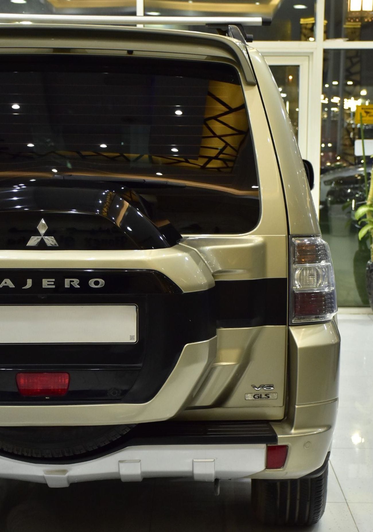 ميتسوبيشي باجيرو EXCELLENT DEAL for our Mitsubishi Pajero GLS ( 2017 Model ) in Golden Color GCC Specs