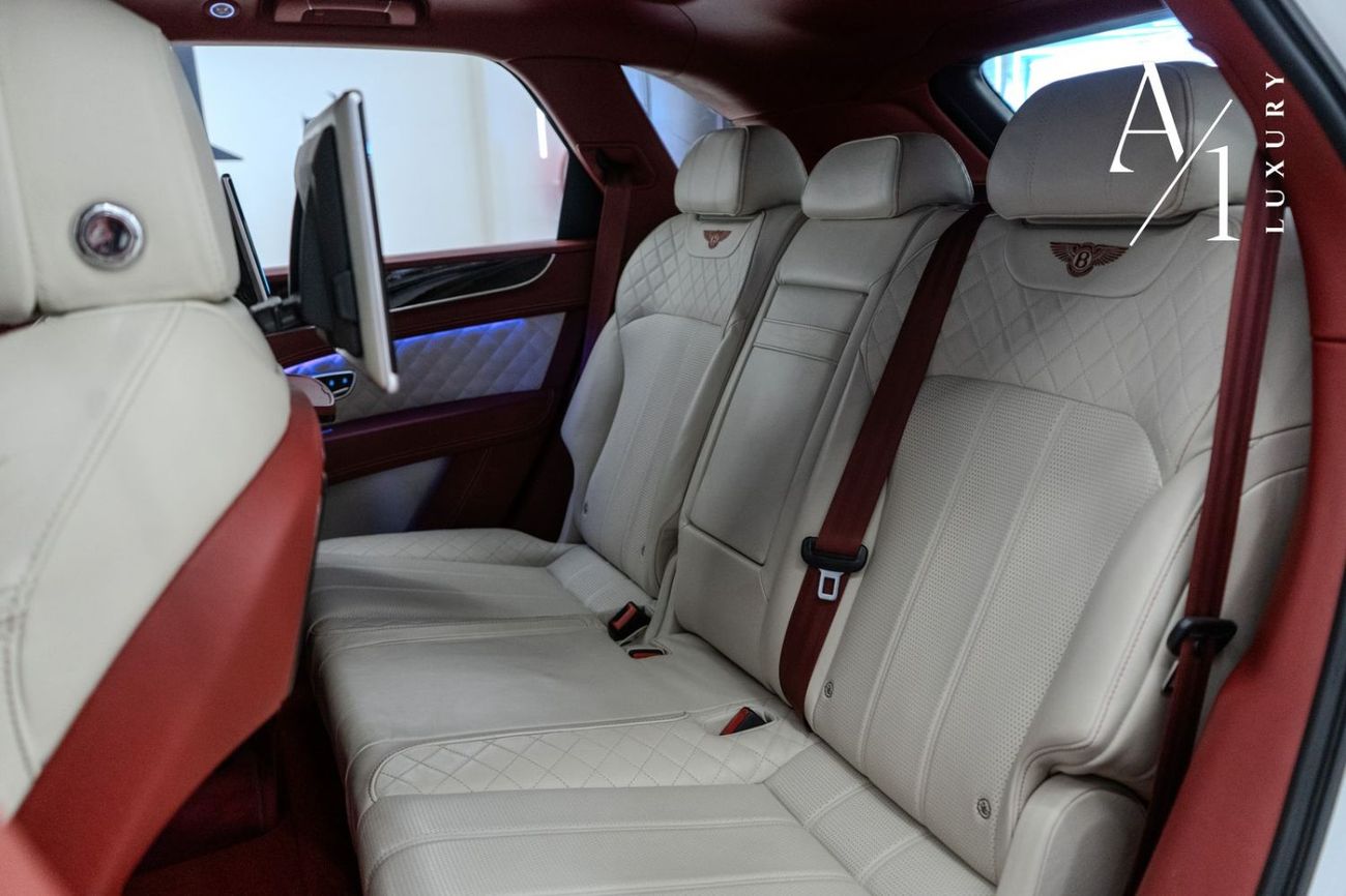 Bentley Bentayga W12 2018 Bentley Bentayga W12, Warranty, Full Service History, Two Tone Interior, GCC