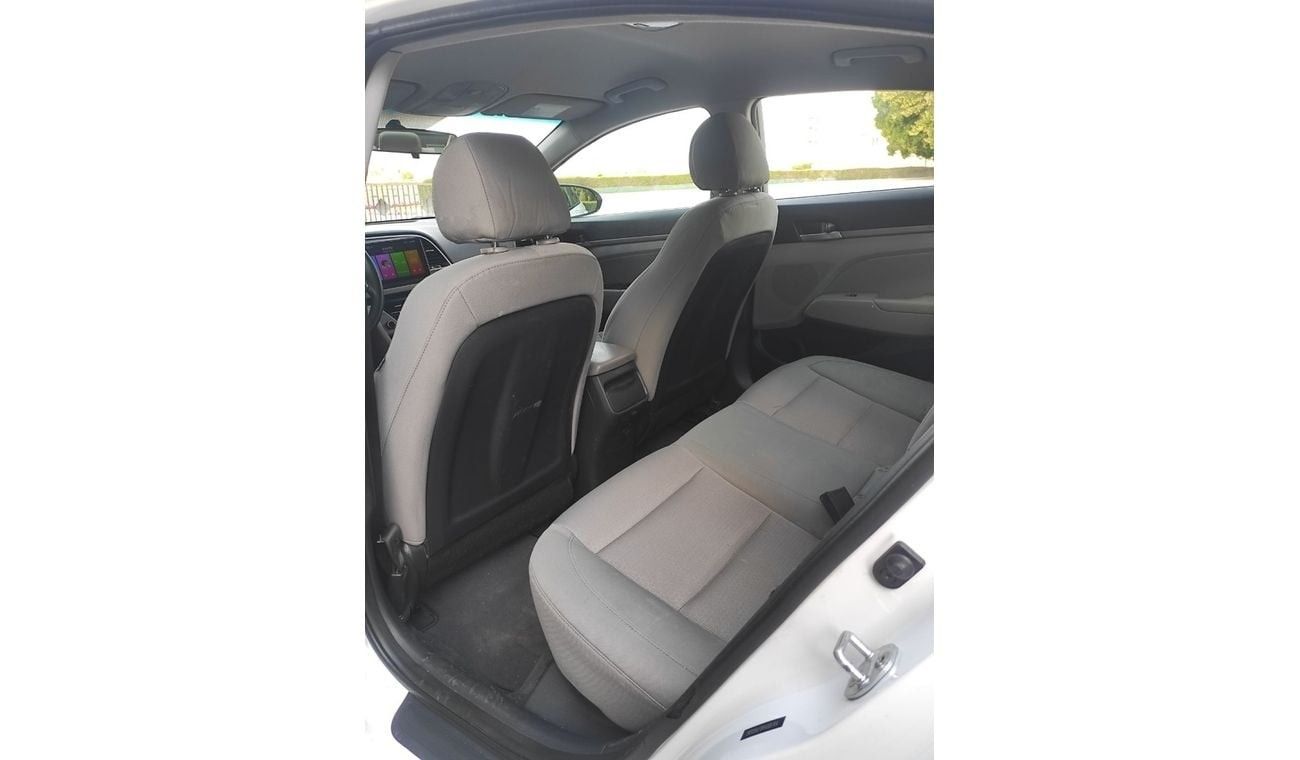 هيونداي إلانترا Standard 2.0L Hyundai Elantra 2017 2.0 usa full automatic