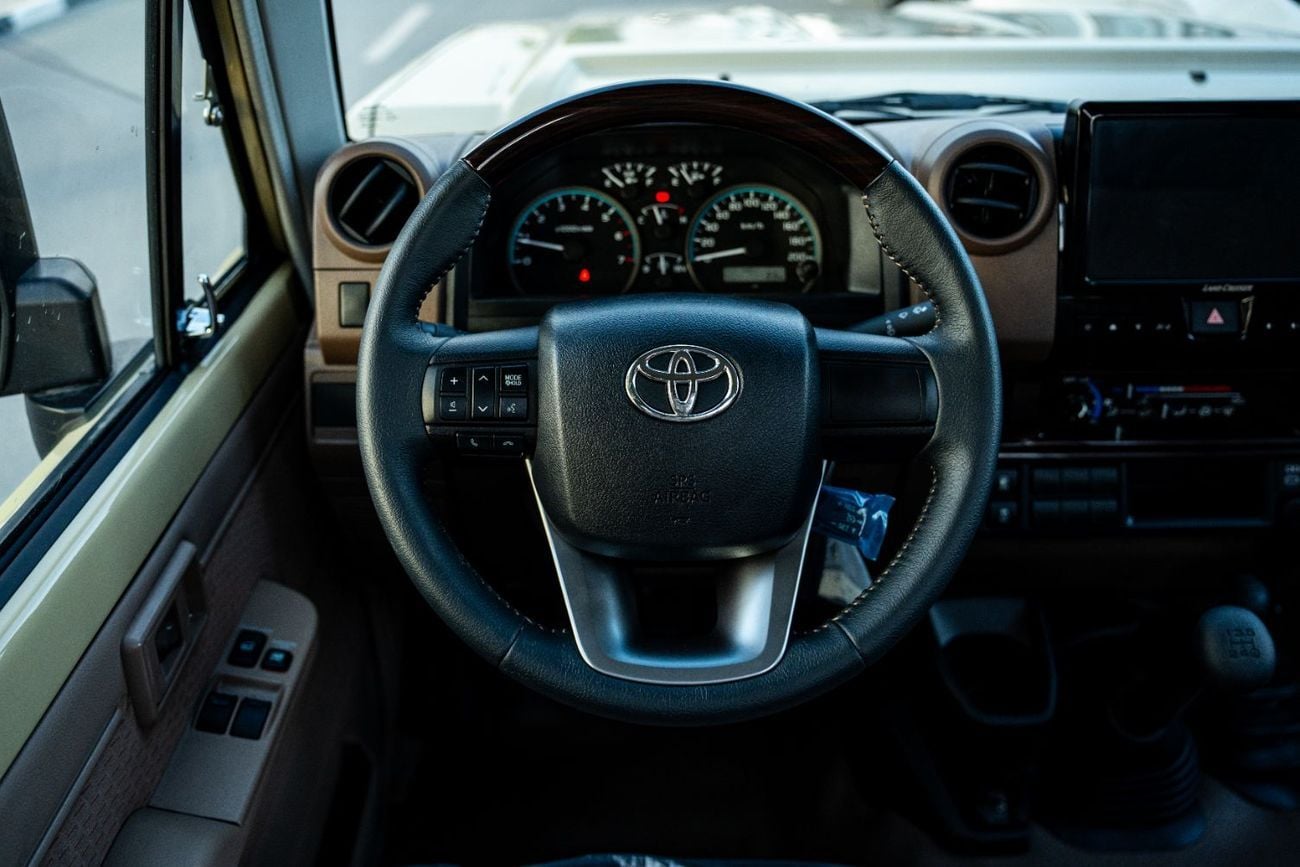 تويوتا لاند كروزر بيك آب Toyota Land Cruiser Pickup 4.0L Manuel 2025 4WD