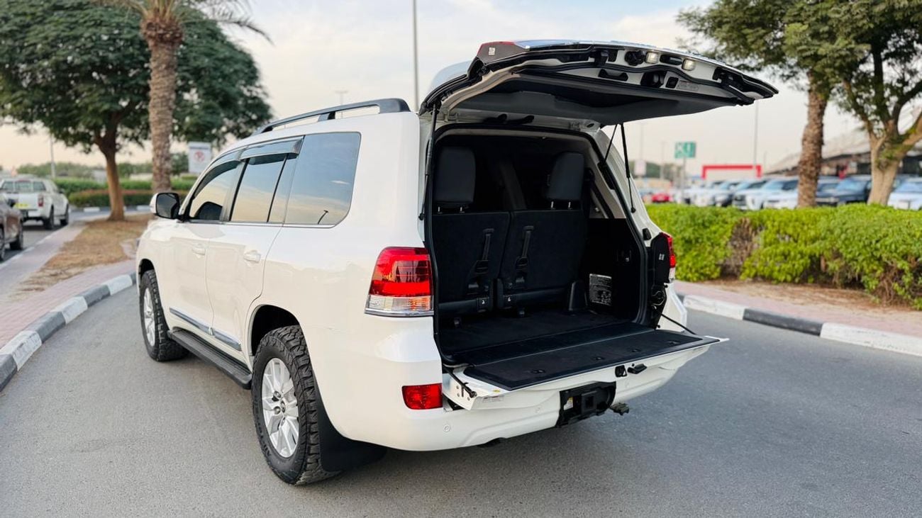 تويوتا لاند كروزر -