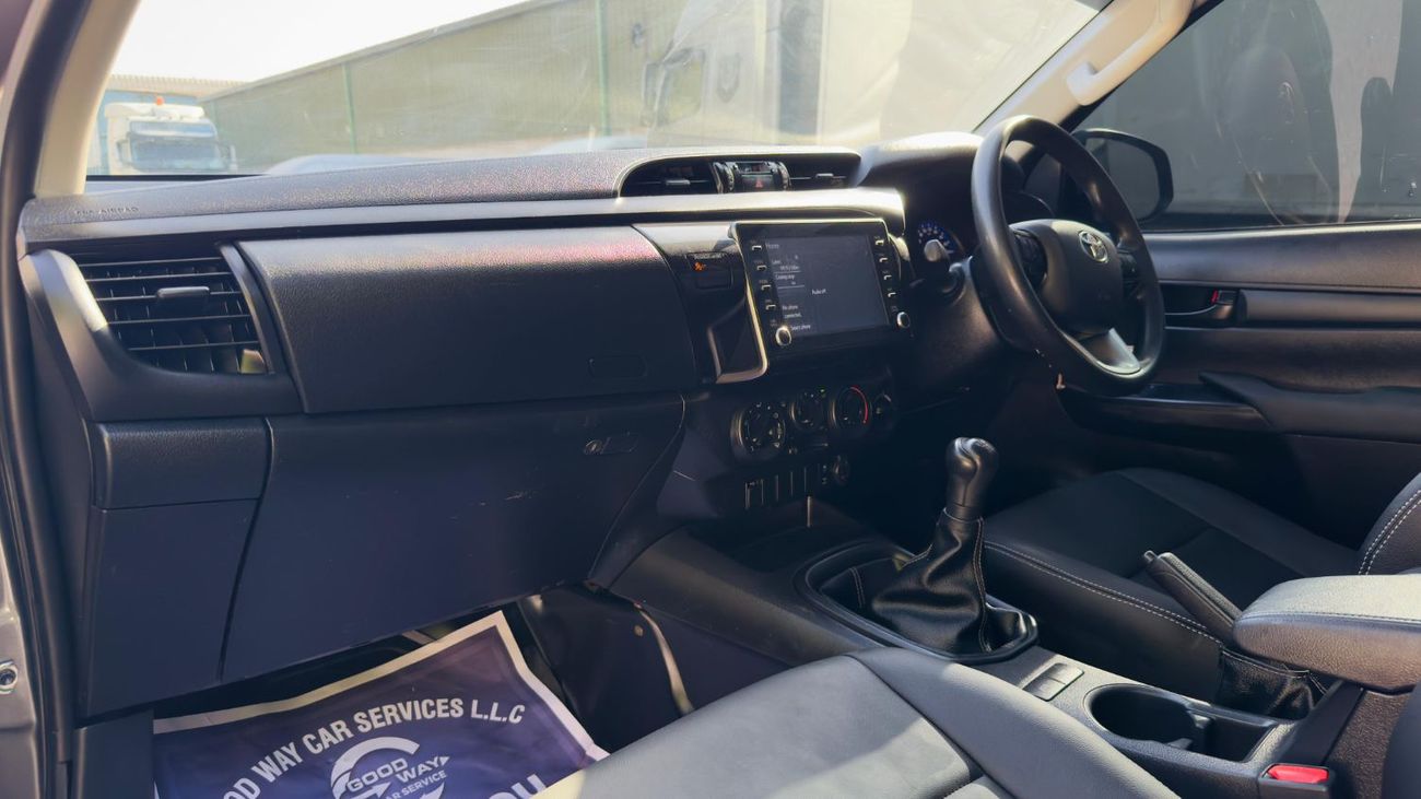 Toyota Hilux SINGLE CABIN | BULL BAR | MANUAL TRANSMISSION | 2.8L DIESEL ENGINE | 2022