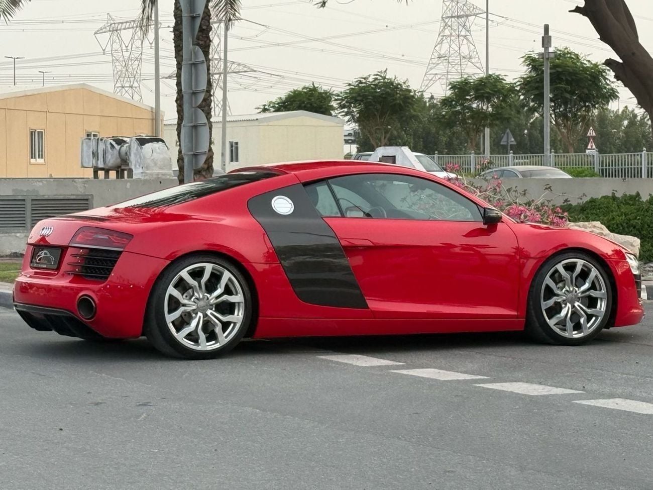 أودي R8 FSI Audi R8 V8 FSI 2015 GCC Specs - Pristine Condition Full Service History in perfect condition