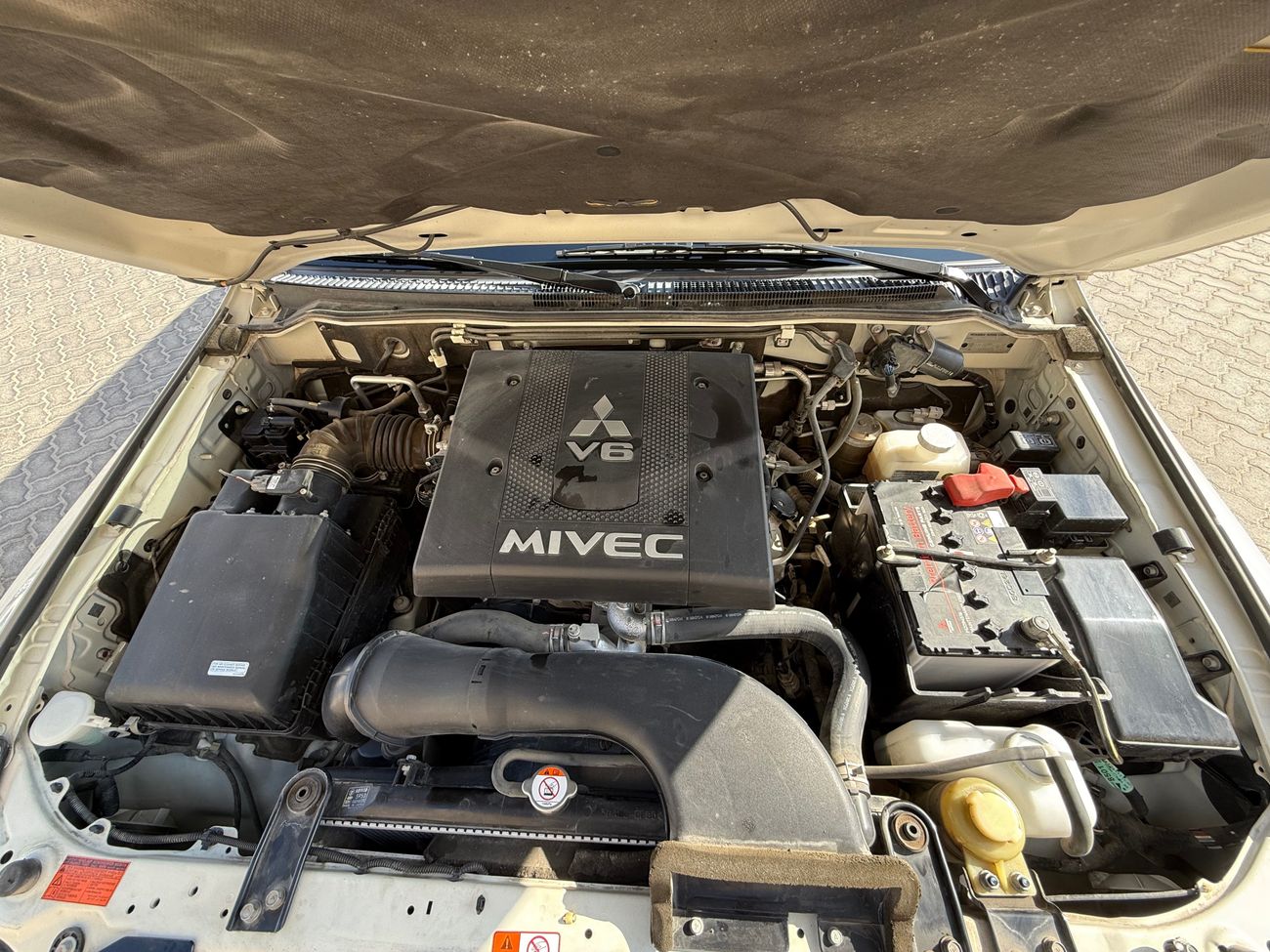 ميتسوبيشي باجيرو Signature