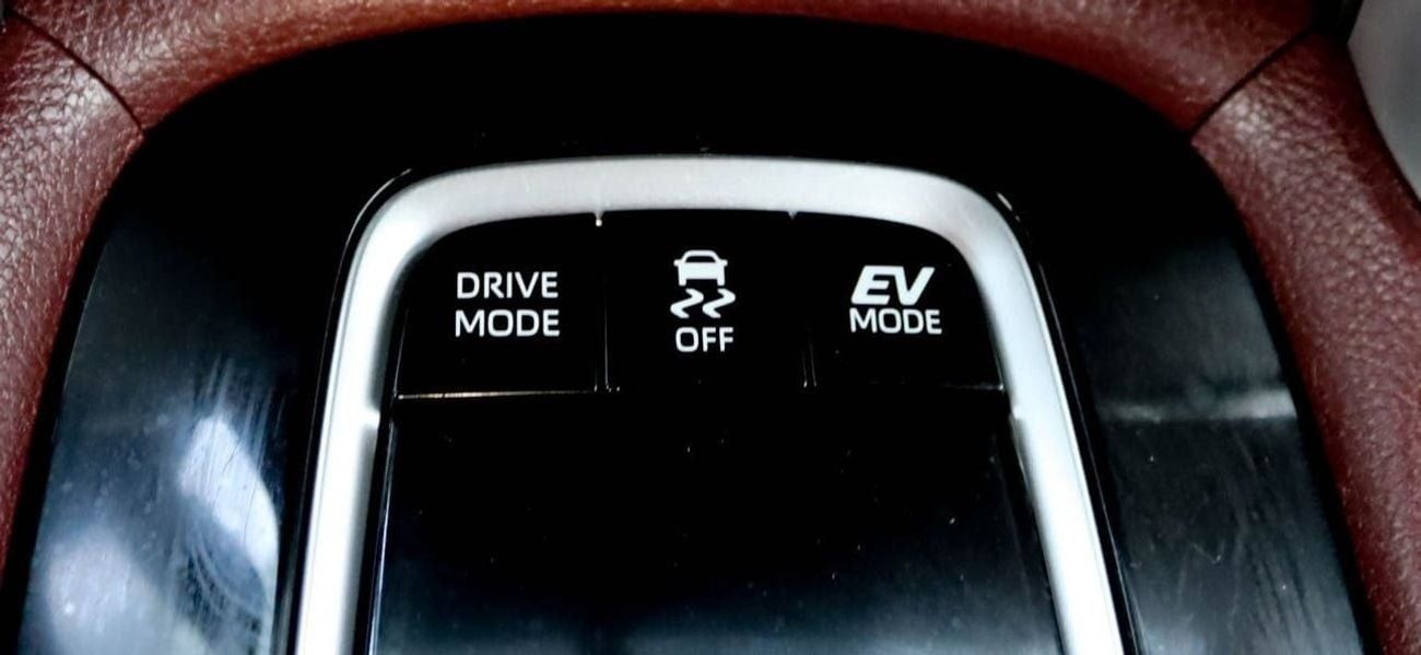 تويوتا كورولا كروس 1.8L XL (HEV) Toyota Corolla Cross Hybrid 1.8L 2022 GCC Original Paint Accident Free, excellent cond