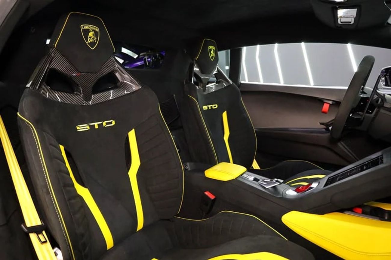 Lamborghini Huracan STO, Carbon Fiber Pack, Full Aero Kit, Apple CarPlay, Dealer Warranty!!