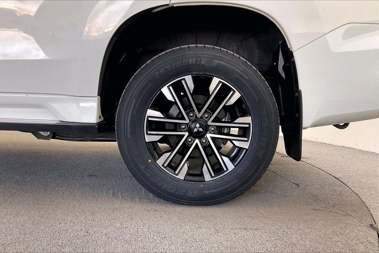 ميتسوبيشي مونتيرو سبورت GLS Premium | National Day Celebration | شامل الضمان | 0 ﺪﻔﻋﺓ ﺃﻮﻟﻯ