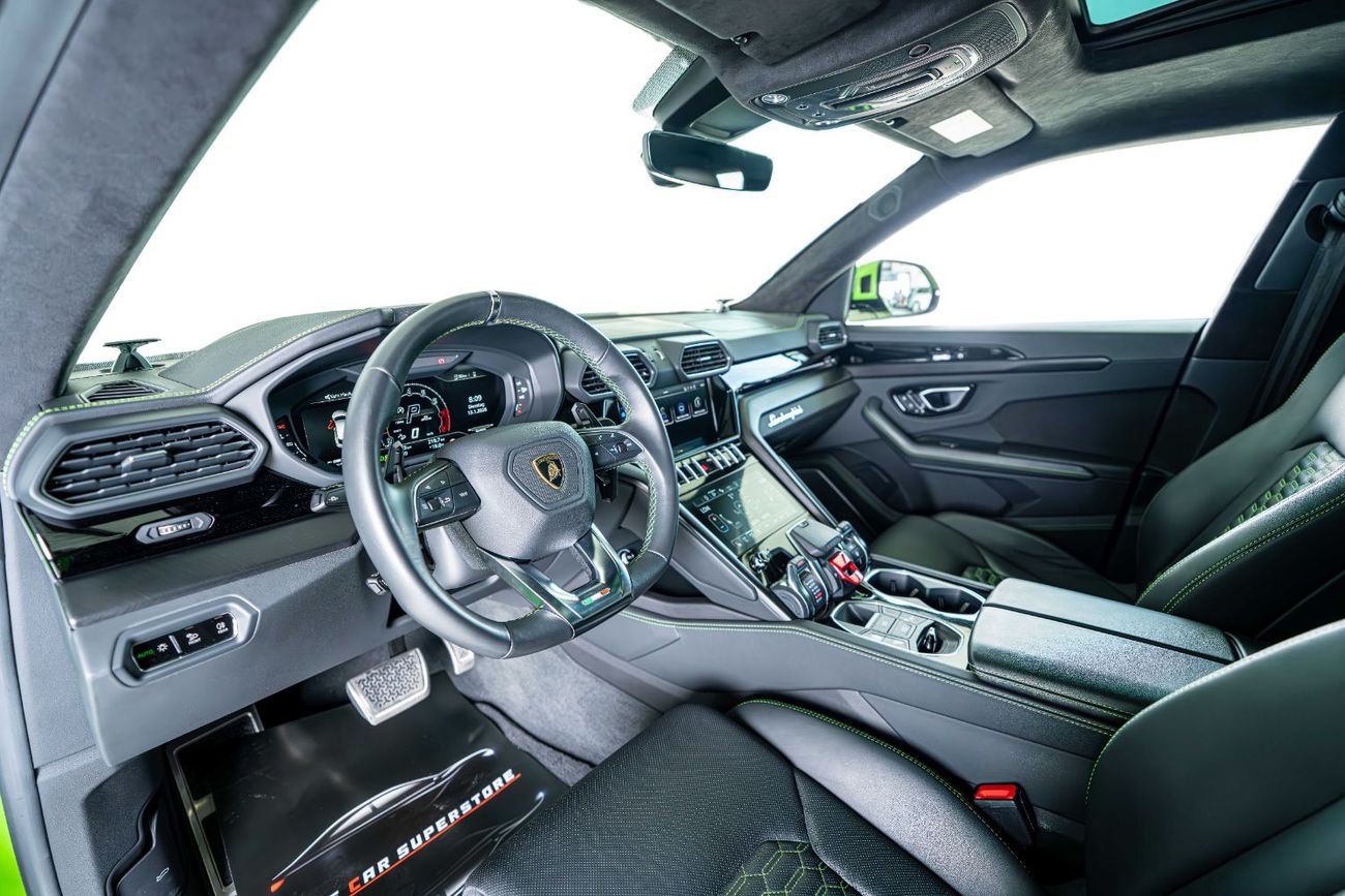 Lamborghini Urus S 4.0T V8 Special Color-23 Inch High Gloss Black Rims-Black Exhaust Tail Pipes