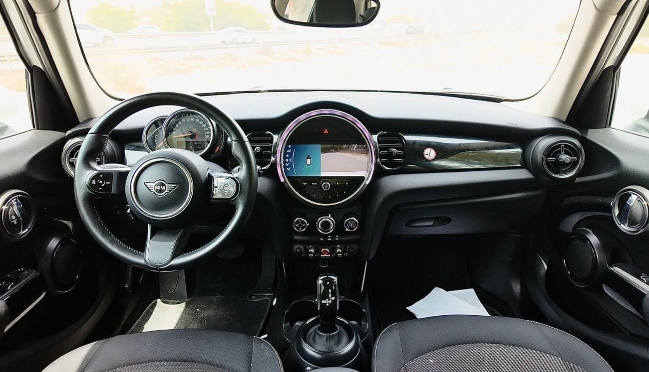 ميني كوبر STD 1.5L (4 Seater)