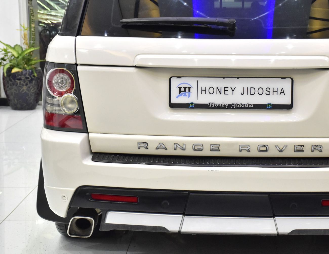 لاند روفر رينج روفر سبورت EXCELLENT DEAL for our Land Rover Range Rover Sport SuperCharged HST ( 2010 Model ) in White Color G