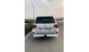 Toyota Land Cruiser تويوتا لاند كروزر موديل 2014 ماشية 118000كم فيها صبغ رفراف امامي يمين فقط وباقي السيارة صبغة وكالة