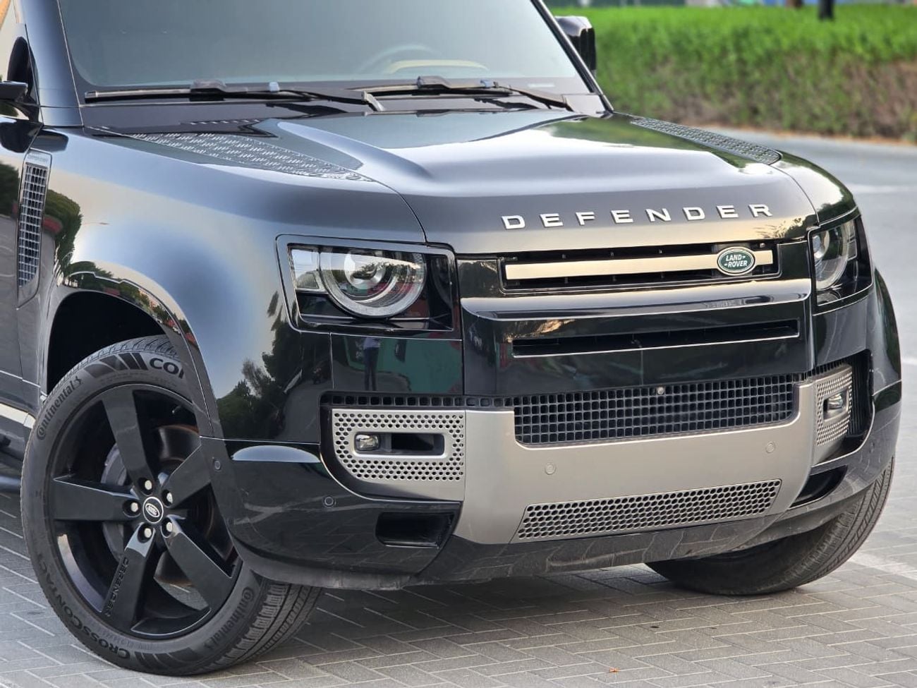 Land Rover Defender 110 X-DYNAMIC HSE P400 Defender 110 X-Dynamic HSE 2025 | GCC Specs | Brand New | Perfect condition | Under warranty 2 years