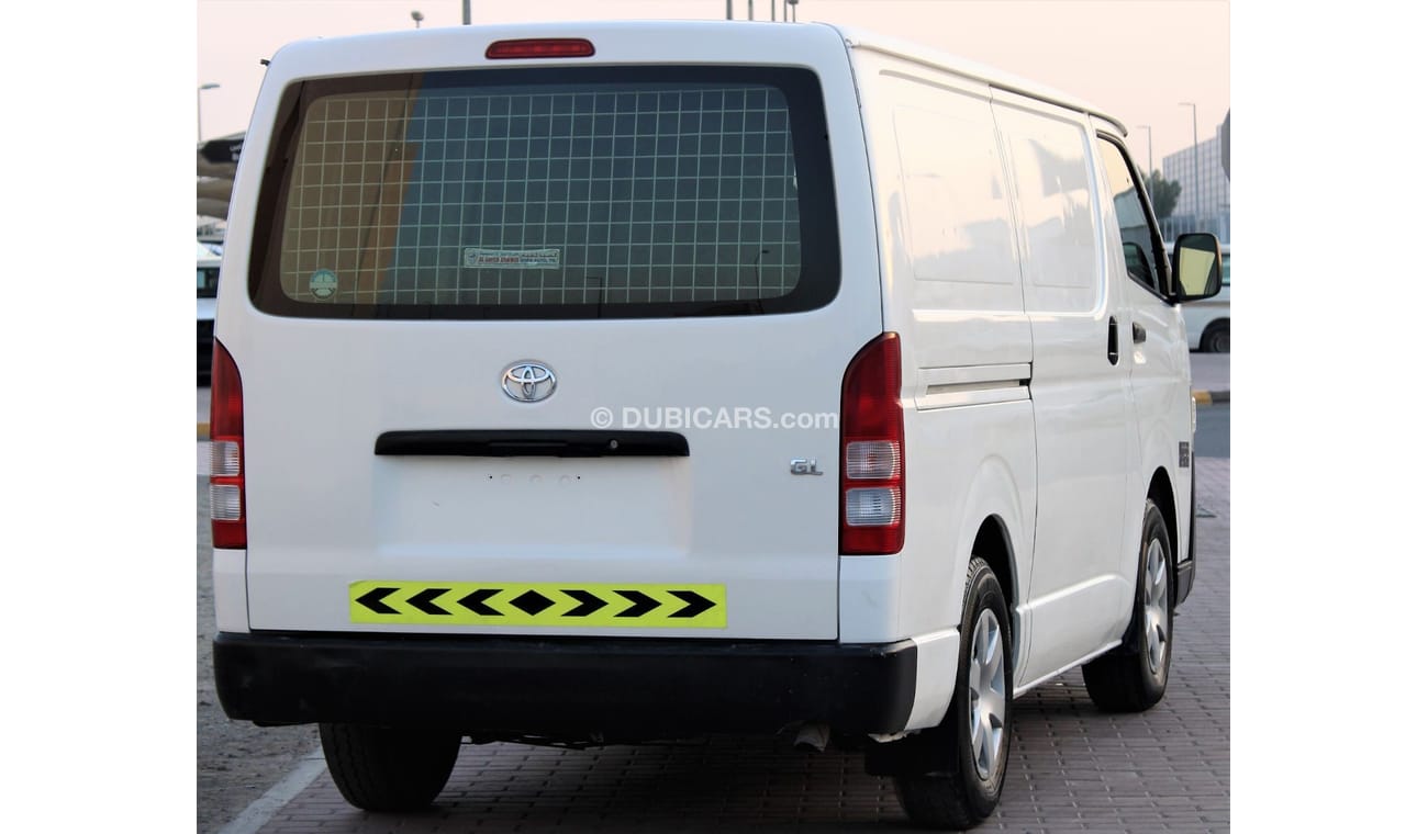 Toyota Hiace Toyota Hiace Van 2016 GCC in excellent condition without accidents, very clean from inside and outsi