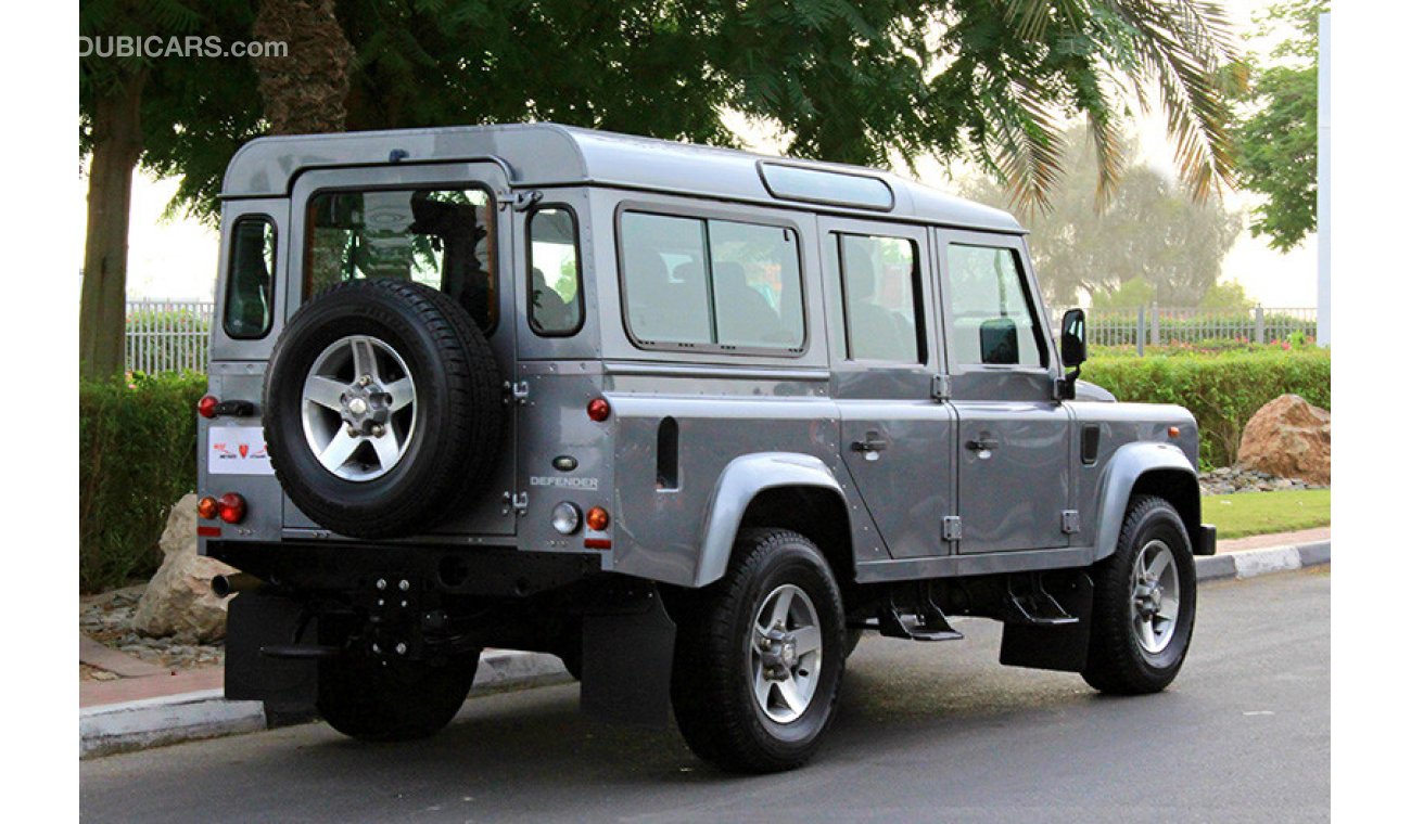 Land Rover Defender EXCELLENT CONDITION - MANUAL TRANSMISSION - DIESEL ENGINE - DIFF LOCK & 4 WD