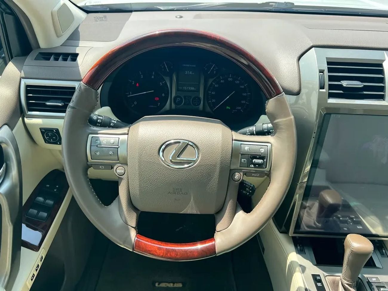 Lexus GX460 GX 460 Platinum | GCC Specs full service history from al Futtaim | Excellent Condition